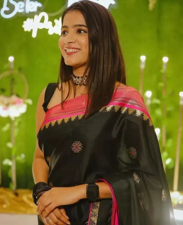 Black_Woven_Kanjivaram_Silk_Saree_with_Saree_Cover